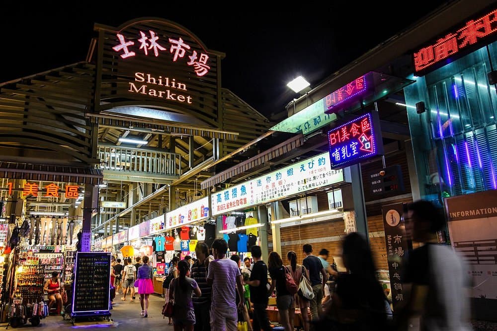 Chợ đêm Shilin với nhiều món ăn đường phố hấp dẫn