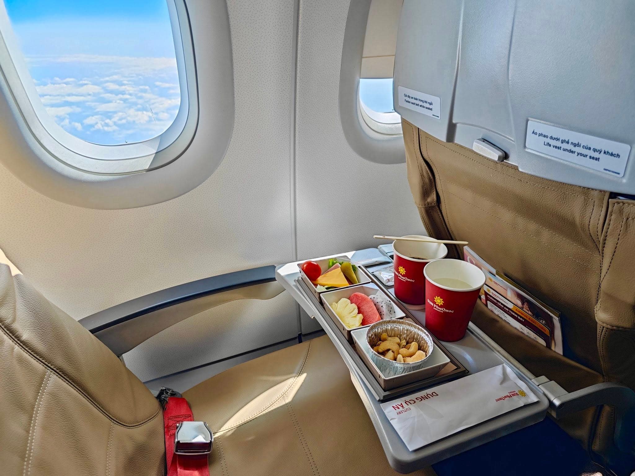 Sun PhuQuoc Airways và Vietnam Airlines trong bối cảnh so sánh lựa chọn hãng bay
